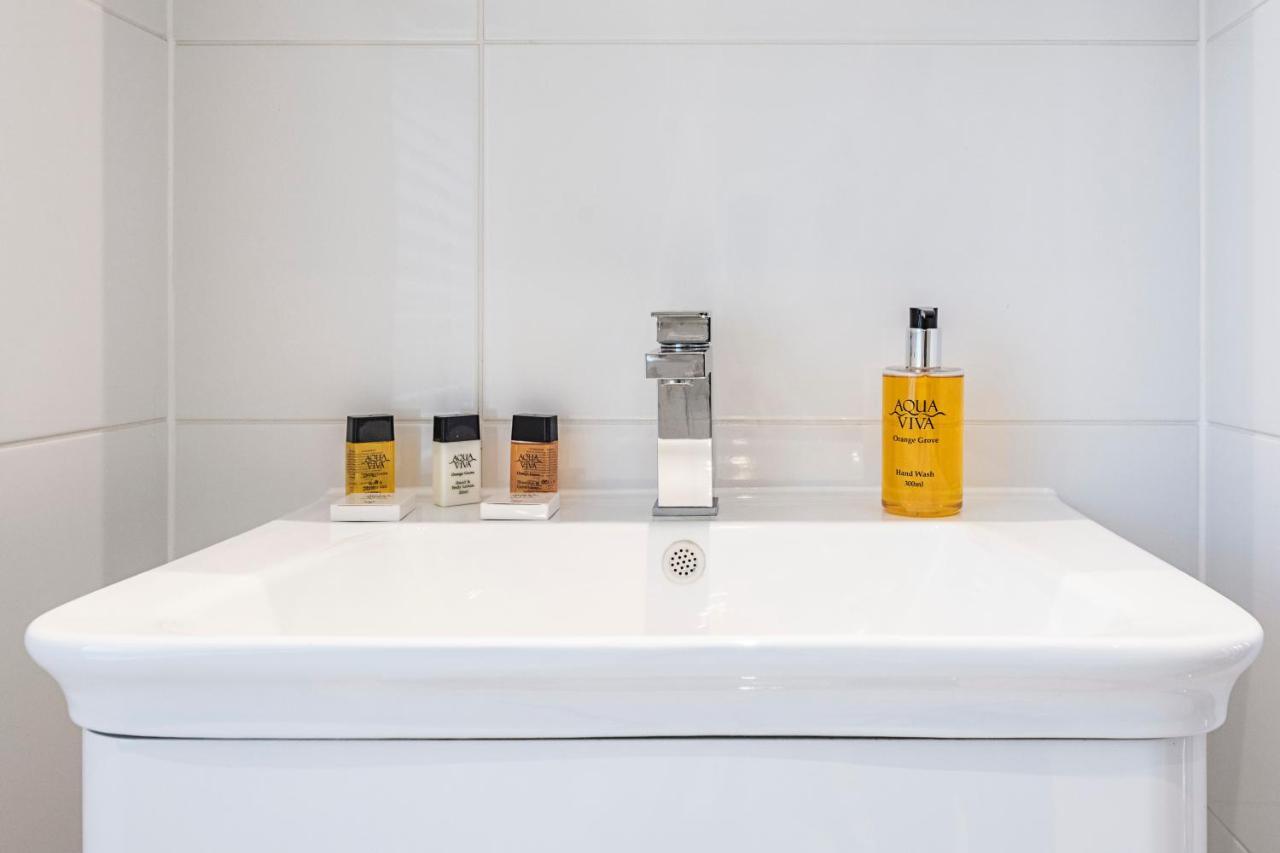 Cozy And Serene Brand-New Flat In Kilburn, Londonアパートメント エクステリア 写真